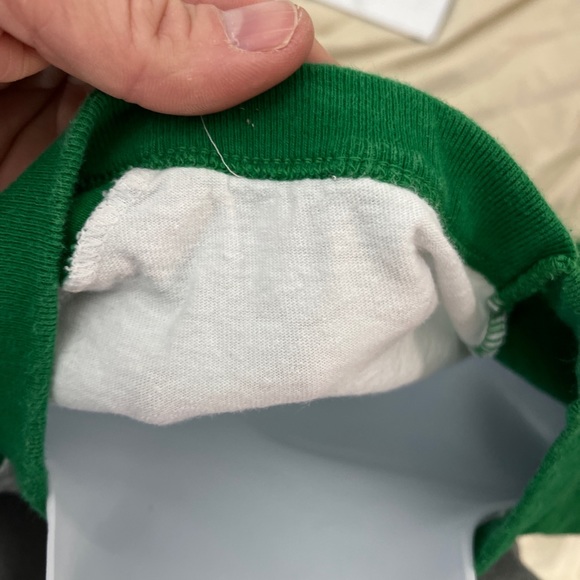 Irish 4 Leaf Clover T-shirt, Excellent condition, No flaws, Looks to be vintage - Picture 2 of 3